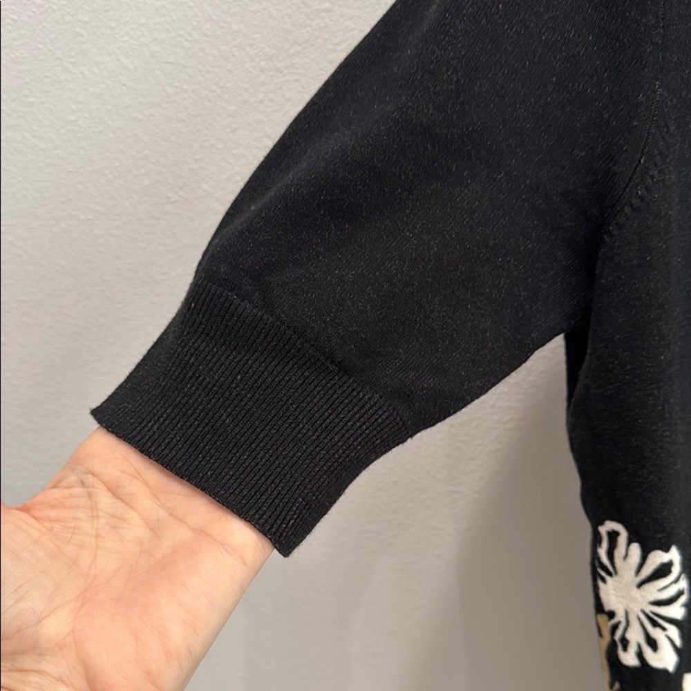 Designers Originals Black and White Buttoned Graphic Cardigan - Picture 5 of 6